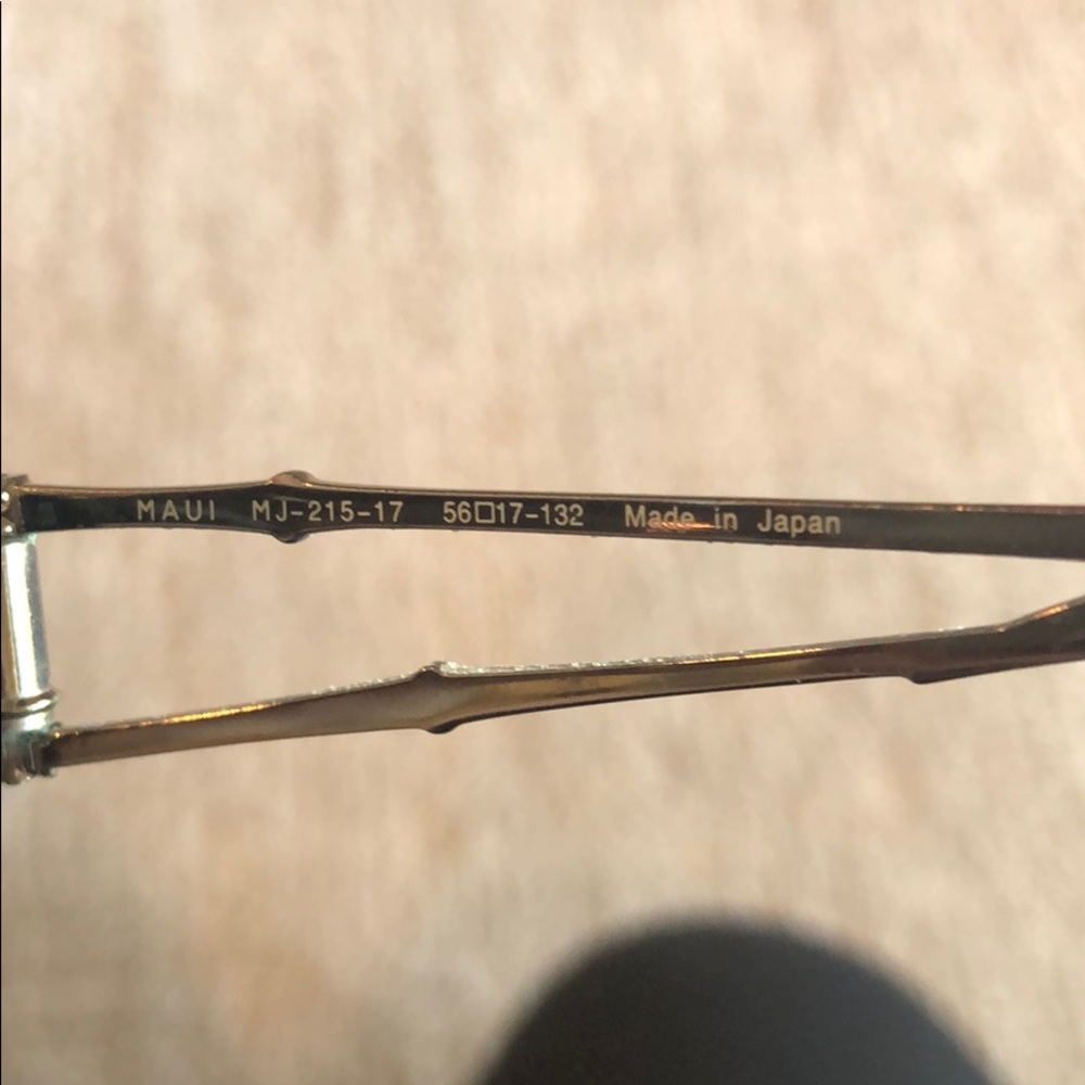 Black Maui Jim sunglasses - Picture 4 of 4